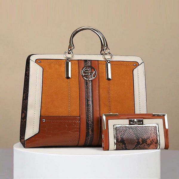 handbag 2021 tote bag fashion single shoulder messenger snake stitched women's trend
handbag 2021 tote bag fashion single shoulder messenger snake stitched women's trend