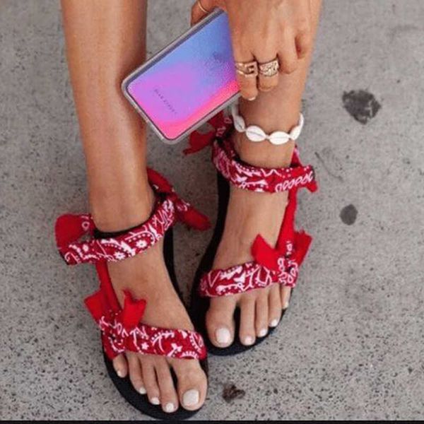 comfortable new summer open teen round head female graffiti side effects color light weight plus size wild sandals 36-43, Black
comfortable new summer open teen round head female graffiti side effects color light weight plus size wild sandals 36-43, Black