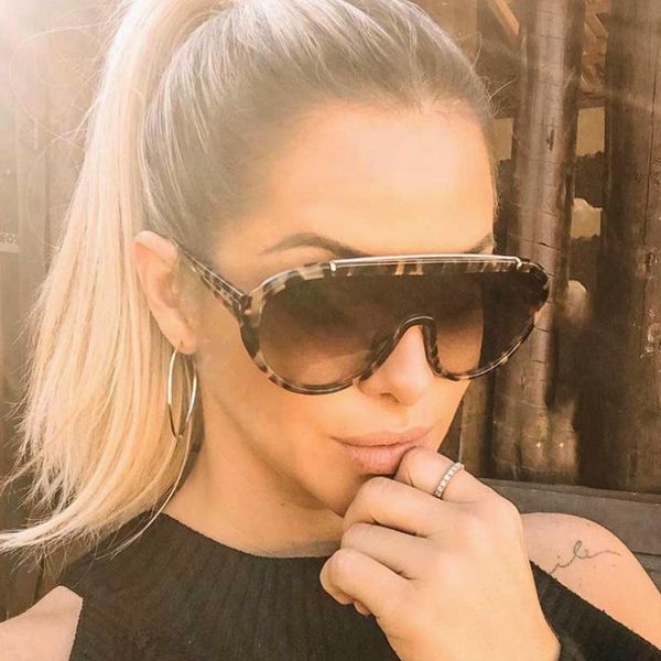 outdoor eyewear plastic oversized womens sunglesses fashion lens 2021 shades black gradient frame trendy sunglasses big one shield uv400
outdoor eyewear plastic oversized womens sunglesses fashion lens 2021 shades black gradient frame trendy sunglasses big one shield uv400