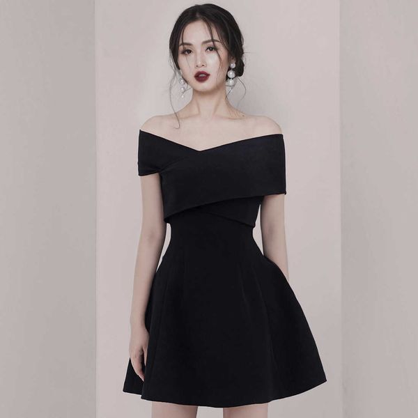 luxury evening dress 2021 summer celebrity high-end temperament hepburn style small black off shoulder slim waist, Black;gray
luxury evening dress 2021 summer celebrity high-end temperament hepburn style small black off shoulder slim waist, Black;gray