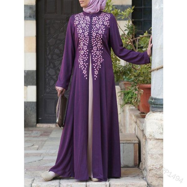 casual dresses 2021 winter muslim dress fashion embroidery robe women's long sleeve single breasted ethnic style high quality, Black;gray
casual dresses 2021 winter muslim dress fashion embroidery robe women's long sleeve single breasted ethnic style high quality, Black;gray