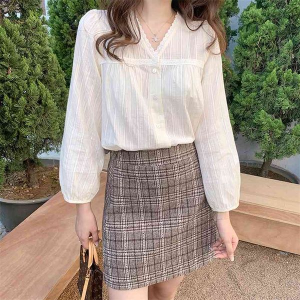 spring french retro cotton linen temperament lace embroidery v-neck blouse women single breasted shirts ladies 210601, White
spring french retro cotton linen temperament lace embroidery v-neck blouse women single breasted shirts ladies 210601, White