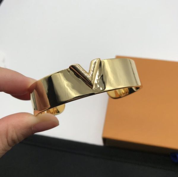designer bracelet classics letter jewelry style version fashion gold bracelets mens women party wedding couples cool gift letter v, Black
designer bracelet classics letter jewelry style version fashion gold bracelets mens women party wedding couples cool gift letter v, Black