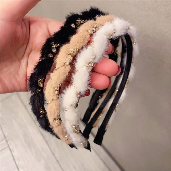 hair accessories korean version of autumn winter furry braids retro sweet thin side headband rhinestone press braided outer starting hoop
hair accessories korean version of autumn winter furry braids retro sweet thin side headband rhinestone press braided outer starting hoop