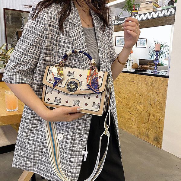 high-grade women's bag fashion printing versatile wide shoulder strap silk scarf portable single slant span luxuryss designerss yw
high-grade women's bag fashion printing versatile wide shoulder strap silk scarf portable single slant span luxuryss designerss yw