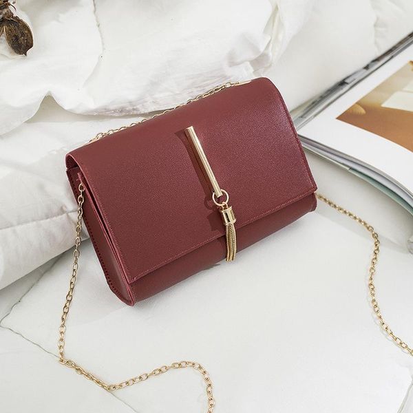 ladies british small square bag women tassel phone packet luxury handbag 2021 pu leather solid chain shoulder bags, Red;black
ladies british small square bag women tassel phone packet luxury handbag 2021 pu leather solid chain shoulder bags, Red;black