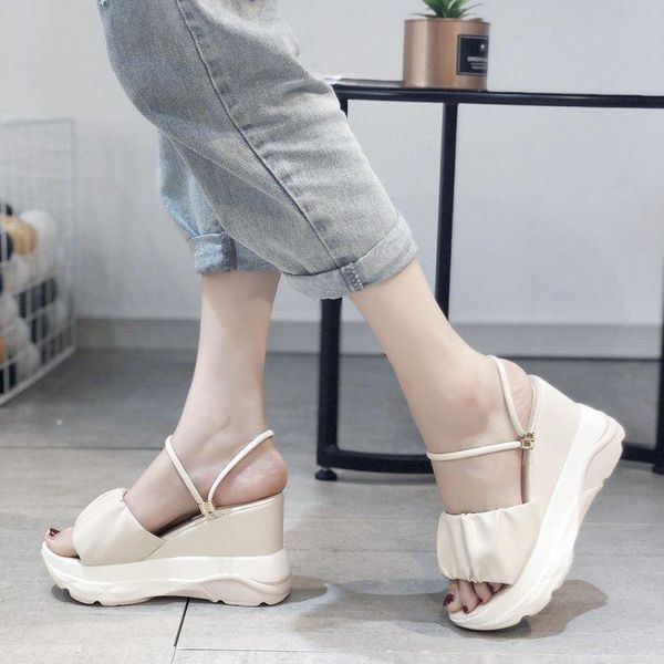 2021 slippers female net red one-line two-wear wedge high heel women's shoes fashionable all-match women's shoes 34-44, Black
2021 slippers female net red one-line two-wear wedge high heel women's shoes fashionable all-match women's shoes 34-44, Black