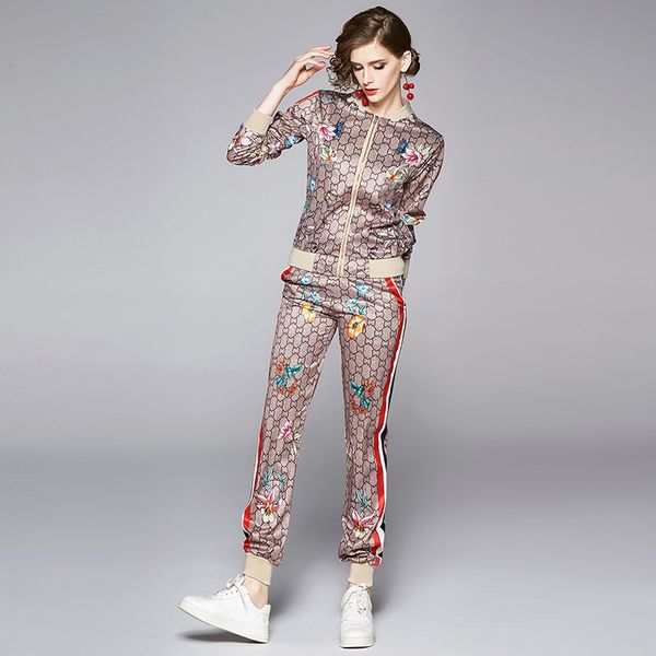 factory outlet luxury brand two piece sets new women's sports piece sets rainbow striped long sleeve print jackets + pants 2 pcs runway, White
factory outlet luxury brand two piece sets new women's sports piece sets rainbow striped long sleeve print jackets + pants 2 pcs runway, White