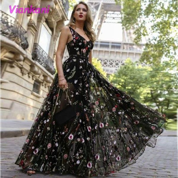 casual dresses deep v neck backless 2021 summer dress women elegant lace maxi party mesh floor-length female vestidos, Black;gray
casual dresses deep v neck backless 2021 summer dress women elegant lace maxi party mesh floor-length female vestidos, Black;gray