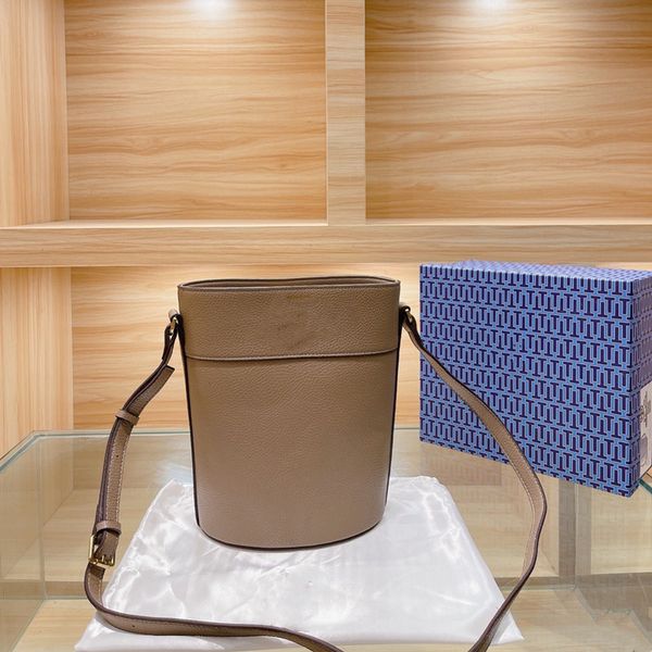 mini luxury crossbody bag designer wallet shoulder bags various styles genuine leather high-quality fashion brand with original box size 22-
mini luxury crossbody bag designer wallet shoulder bags various styles genuine leather high-quality fashion brand with original box size 22-