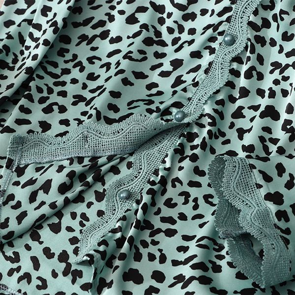 2021 new women 2 pieces satin silk pajamas set spring summer sleepwear leopard print long sleeve trousers homewear 61er, Black;red
2021 new women 2 pieces satin silk pajamas set spring summer sleepwear leopard print long sleeve trousers homewear 61er, Black;red