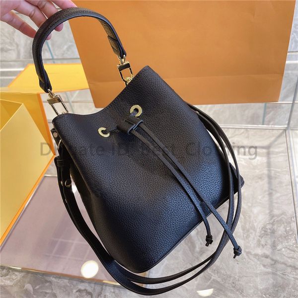2021 bucket plaid bags women totes fashiong destressed letter canvas embroidery casual vintage shopping fashion handbags shouldbag, Red;black
2021 bucket plaid bags women totes fashiong destressed letter canvas embroidery casual vintage shopping fashion handbags shouldbag, Red;black