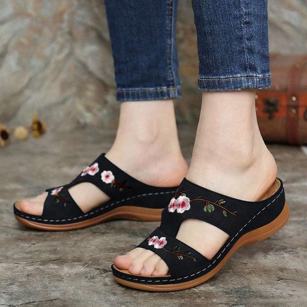 slippers summer ladies fashion wedge heel embroidery flower sandals women's shoes slipper outdoor flip-flops 2021, Black
slippers summer ladies fashion wedge heel embroidery flower sandals women's shoes slipper outdoor flip-flops 2021, Black
