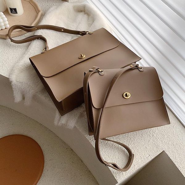 shoulder bags vintage fashion female large tote bag 2021 quality pu leather women's designer handbag high capacity messenger
shoulder bags vintage fashion female large tote bag 2021 quality pu leather women's designer handbag high capacity messenger