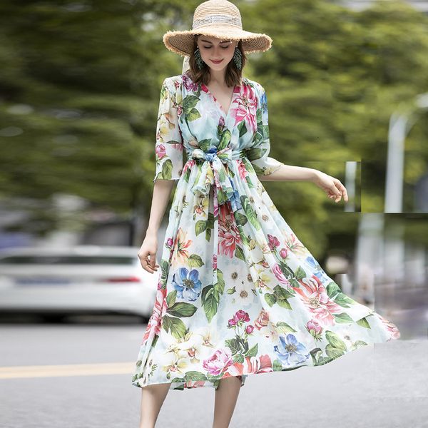 2021 new elegant floral printed chiffon pleated long woman summer v-neck half sleeve runway designers mv8x, Black;gray
2021 new elegant floral printed chiffon pleated long woman summer v-neck half sleeve runway designers mv8x, Black;gray