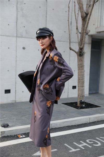 2021 new satin floral blazer women autumn korean ladies coat suit grey purple jacket fashion clothing 4dpa, White;black
2021 new satin floral blazer women autumn korean ladies coat suit grey purple jacket fashion clothing 4dpa, White;black