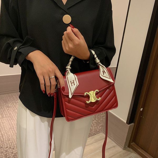 high-quality s 2021 new fashion versatile korean lingge single shoulder embroidered thread small square light luxury women's bag
high-quality s 2021 new fashion versatile korean lingge single shoulder embroidered thread small square light luxury women's bag