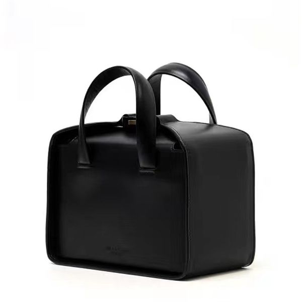 2021 new 1017-alyx-9sm metal safety buckle thread alyx leather backpacks men women back attached bag ebhr, White
2021 new 1017-alyx-9sm metal safety buckle thread alyx leather backpacks men women back attached bag ebhr, White
