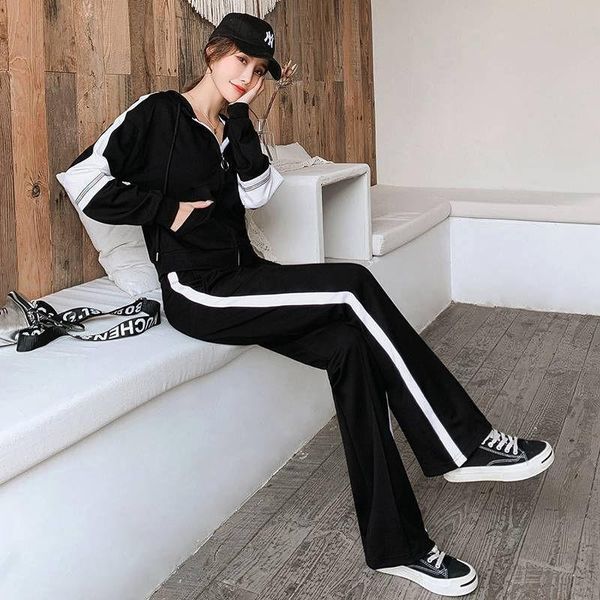 autumn fashion casual sports suit women 2021 new loose tracksuits wives solid color stitching long sleeve two piece set women, White
autumn fashion casual sports suit women 2021 new loose tracksuits wives solid color stitching long sleeve two piece set women, White