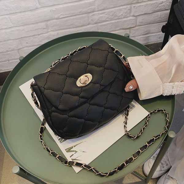 hbp fashion summer 2021 korean new lingge chain cloud fashionable casual and versatile one shoulder messenger bag
hbp fashion summer 2021 korean new lingge chain cloud fashionable casual and versatile one shoulder messenger bag