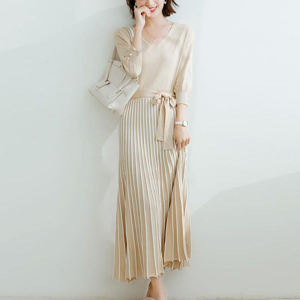 knitted dress women 2021 autumn mid-length over the knee pleated dress v-neck long sleeve bottoming long sleeve, Black;gray
knitted dress women 2021 autumn mid-length over the knee pleated dress v-neck long sleeve bottoming long sleeve, Black;gray