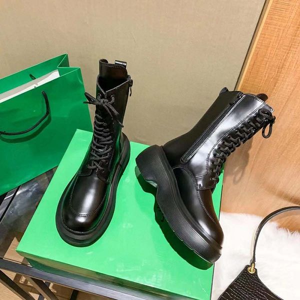 quality fashion leather star man women shoes designer boots martin short spring ankle exquisite middle cylinder woman shoes booties dq01 08, Black
quality fashion leather star man women shoes designer boots martin short spring ankle exquisite middle cylinder woman shoes booties dq01 08, Black