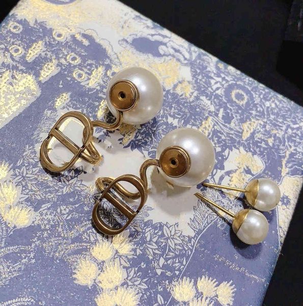 chandeliers earrings fashion d family pearl letter female temperament versatile ear clip, Silver
chandeliers earrings fashion d family pearl letter female temperament versatile ear clip, Silver