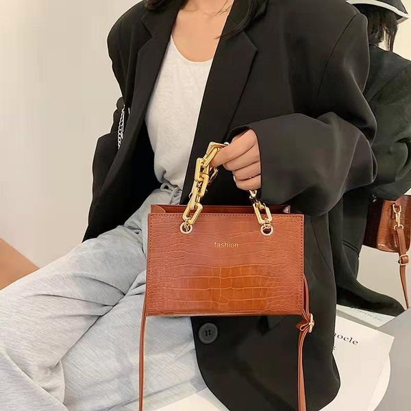 evening bags women luxury design gold chain handbag fashion stone pattern leather shoulder bag crossbody messenger mini purses
evening bags women luxury design gold chain handbag fashion stone pattern leather shoulder bag crossbody messenger mini purses