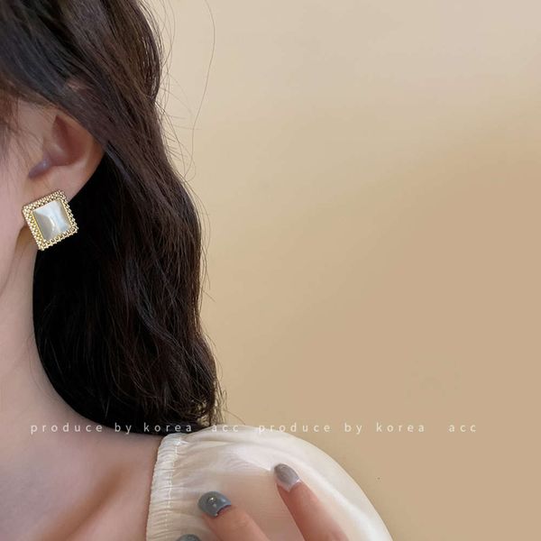 opal earrings temperament simple atmosphere exquisite female
opal earrings temperament simple atmosphere exquisite female