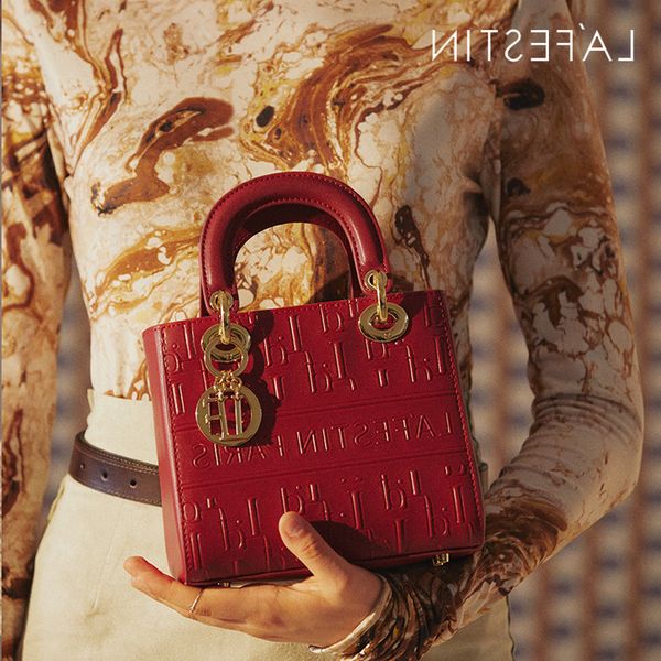 women's bag 2021 new xiaoxiangfeng carrying princess diana single shoulder messenger hand bride's wedding
women's bag 2021 new xiaoxiangfeng carrying princess diana single shoulder messenger hand bride's wedding