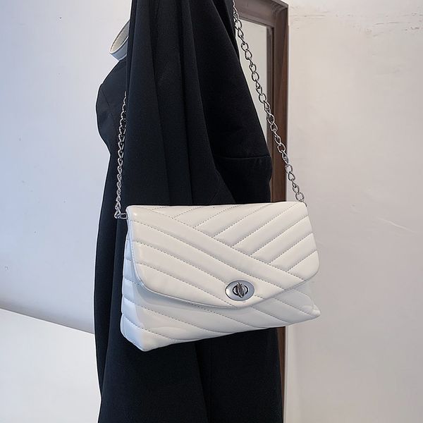 evening bag summer popular women 2021 fashion simple texture small square korean chain one shoulder messenger
evening bag summer popular women 2021 fashion simple texture small square korean chain one shoulder messenger
