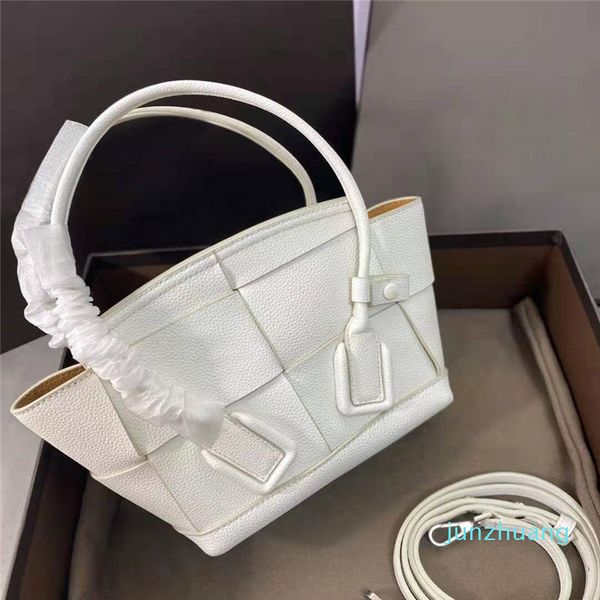 designer-leather woven armpit hand shoulders bags fashion lady solid color large capacity wallet with thin shoulder strap crossbody bags
designer-leather woven armpit hand shoulders bags fashion lady solid color large capacity wallet with thin shoulder strap crossbody bags