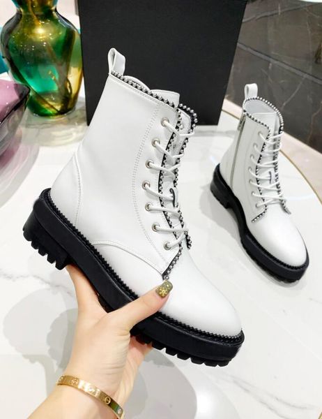2021 designer luxury women sanford leather boots ladies haif ankle boot cowskin lace-up slip-on zip autumn winter fashion camfort shoes size, Black
2021 designer luxury women sanford leather boots ladies haif ankle boot cowskin lace-up slip-on zip autumn winter fashion camfort shoes size, Black