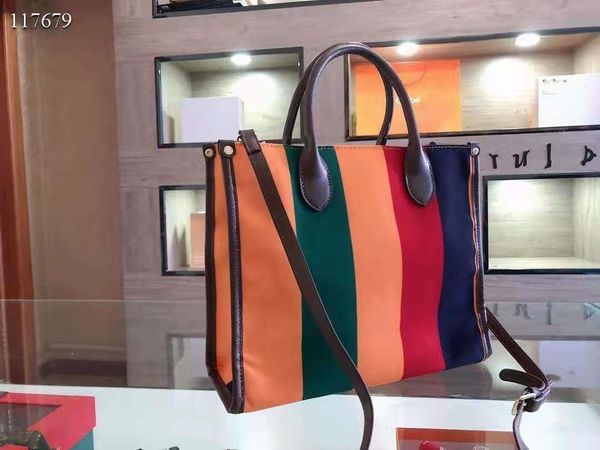spring / summer 2021 style high-end leather carrying shopping bag temperament lady color stripe collision hand one-shoulder oblique bags
spring / summer 2021 style high-end leather carrying shopping bag temperament lady color stripe collision hand one-shoulder oblique bags