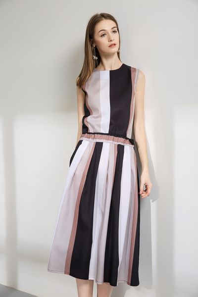 2021 new beautiful color matching vest women summer bow sleeveless knee-length brief splicing ladies es gg65, Black;gray
2021 new beautiful color matching vest women summer bow sleeveless knee-length brief splicing ladies es gg65, Black;gray