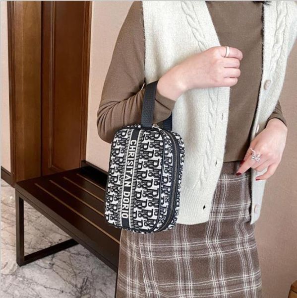 designer cosmetic bag large capacity portable travel storage bags canvas embroidery wash wallet
designer cosmetic bag large capacity portable travel storage bags canvas embroidery wash wallet