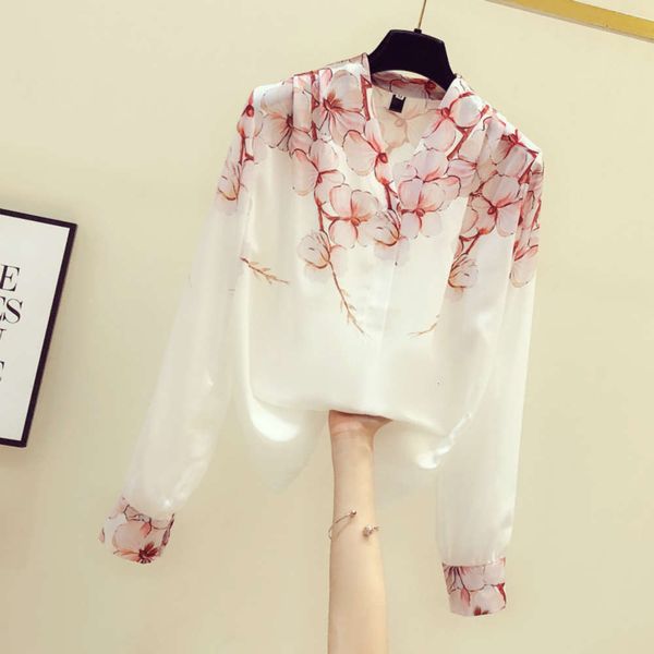 2021 spring dress new foreign style european small shirt women's chiffon versatile design temperament v-neck fashion, White
2021 spring dress new foreign style european small shirt women's chiffon versatile design temperament v-neck fashion, White