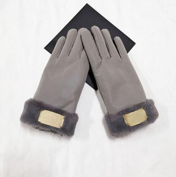 2021 new brand design faux fur style glove for women winter outdoor warm five fingers artificial leather gloves wholesale 31, Blue;gray
2021 new brand design faux fur style glove for women winter outdoor warm five fingers artificial leather gloves wholesale 31, Blue;gray