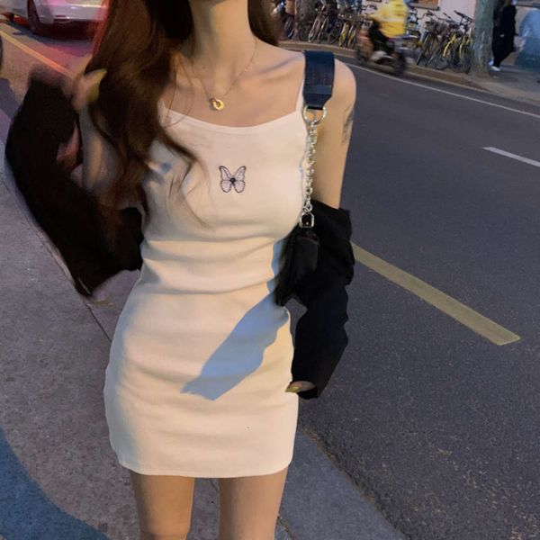 little butterfly embroidered suspender dress women's summer 2020 new slim waist a-line skirt, Gray
little butterfly embroidered suspender dress women's summer 2020 new slim waist a-line skirt, Gray