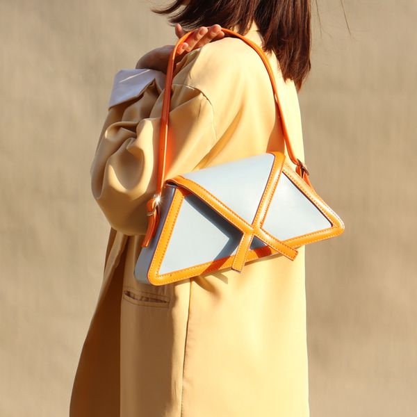 fashion handbags designer trapezoidal handbags color-blocking shoulder bags popular in europe and america mobile phone bags for girls briefc, Black;red
fashion handbags designer trapezoidal handbags color-blocking shoulder bags popular in europe and america mobile phone bags for girls briefc, Black;red