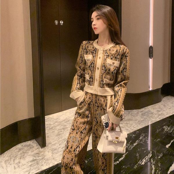 women's two piece pants 2021 autumn and winter ladies suits, western style, age reduction, short coat, thin pants, fried street two-pie, White
women's two piece pants 2021 autumn and winter ladies suits, western style, age reduction, short coat, thin pants, fried street two-pie, White
