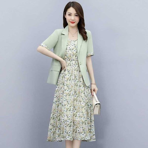suit suspender drs chiffon temperament women's 2021 long two piece summer skirt suit, Black;gray
suit suspender drs chiffon temperament women's 2021 long two piece summer skirt suit, Black;gray
