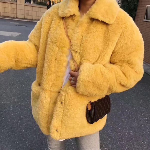 2021 new women yellow wool turn-down collar coats furry faux fur short jackets winter warm thick overcoat plus sizes female outerwear r86j, Black
2021 new women yellow wool turn-down collar coats furry faux fur short jackets winter warm thick overcoat plus sizes female outerwear r86j, Black