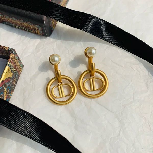 designer jewelry 2021d new pearl letters two wearing and gold earrings fashion trend, Golden
designer jewelry 2021d new pearl letters two wearing and gold earrings fashion trend, Golden