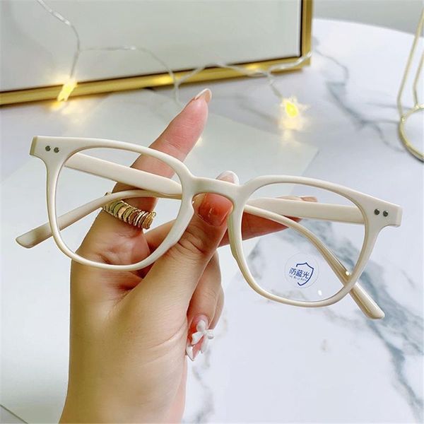 sunglasses fashion style women pc frame anti-uv blue rays glasses transparent computer goggles men eyeglasses eyewear vision care, White;black
sunglasses fashion style women pc frame anti-uv blue rays glasses transparent computer goggles men eyeglasses eyewear vision care, White;black