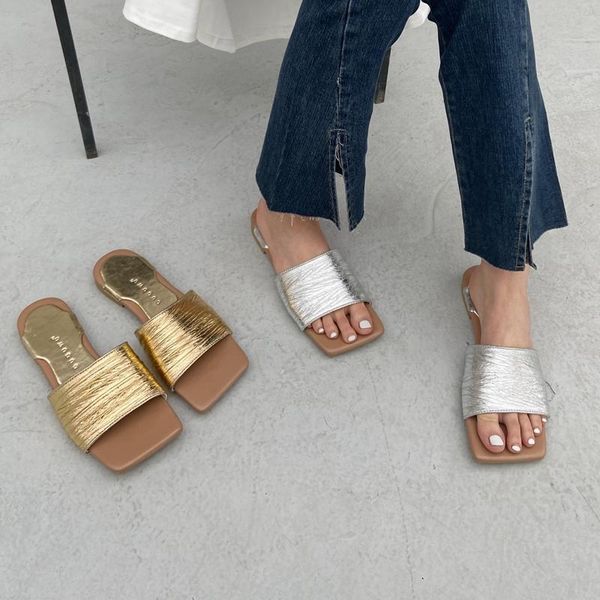 2021 new fashion square toe flat slippers women casual summer outdoor beach slides casual house slip on flip flop gold sandals, Black
2021 new fashion square toe flat slippers women casual summer outdoor beach slides casual house slip on flip flop gold sandals, Black