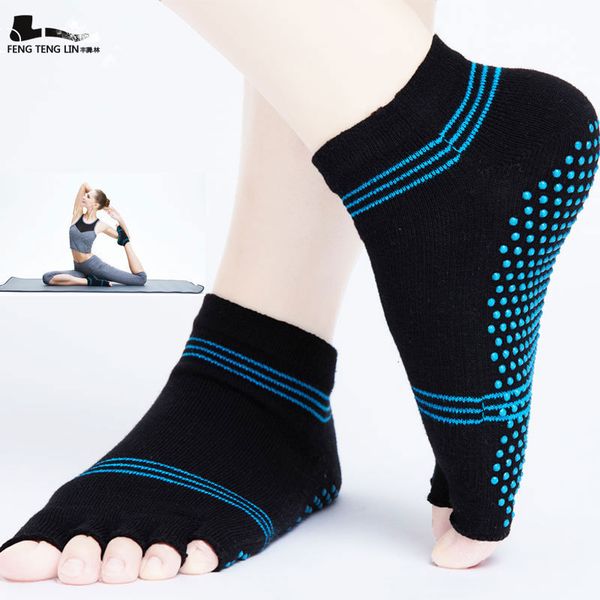 striped men's yoga socks non slip five finger socks yoga non slip socks dispensing silicone cotton c0224, Black;white
striped men's yoga socks non slip five finger socks yoga non slip socks dispensing silicone cotton c0224, Black;white