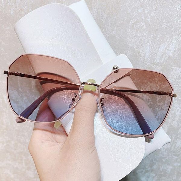 sunglasses 2021 gradient square women irregular oversized sun glasses design sunglass for lady, White;black
sunglasses 2021 gradient square women irregular oversized sun glasses design sunglass for lady, White;black
