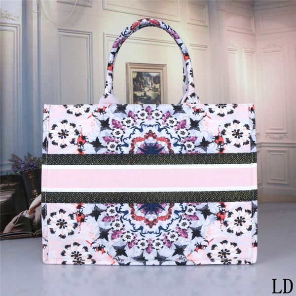 hh luxurys designers bags 2021 women fashion geometric drawing animal pattern embroidered portable messenger crossbody totes bag handbag pur
hh luxurys designers bags 2021 women fashion geometric drawing animal pattern embroidered portable messenger crossbody totes bag handbag pur