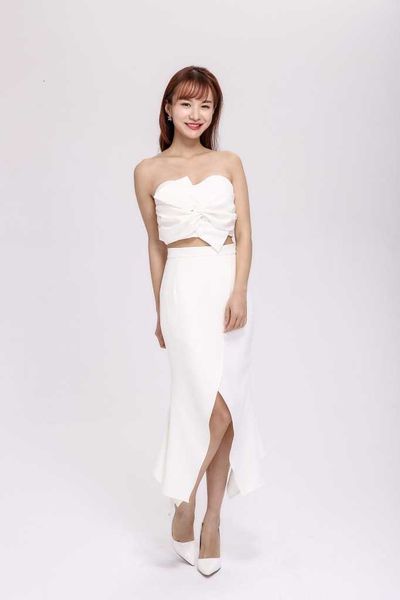 luxury evening dress spring and summer 2021 nightclub strapls backls evening set women's small, Black;gray
luxury evening dress spring and summer 2021 nightclub strapls backls evening set women's small, Black;gray